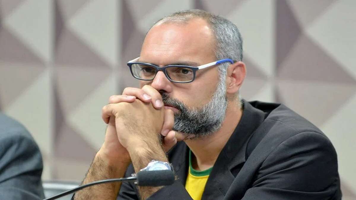 Ministério Público Apresenta Denúncia Contra Allan Dos Santos