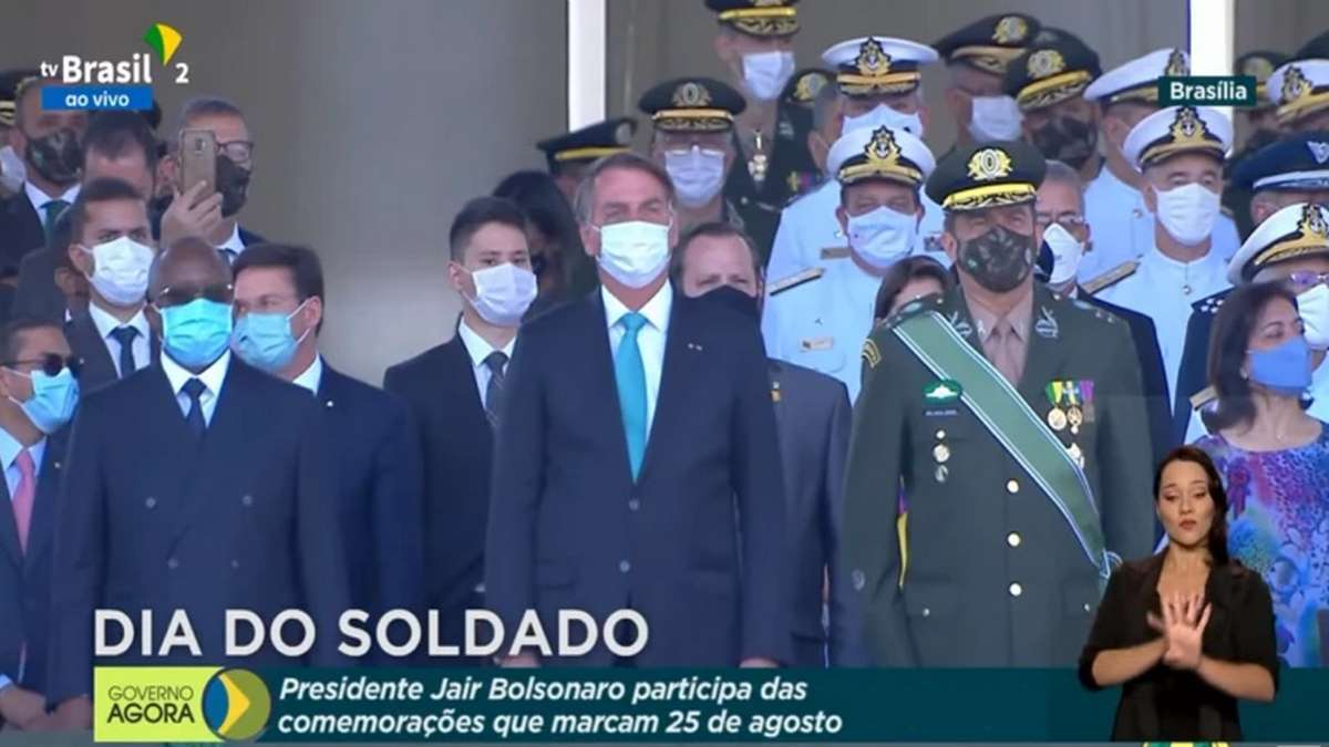 Presidente Durante Cerimônia Do Dia Do Soldado Foto, Reprodução , TV Brasil