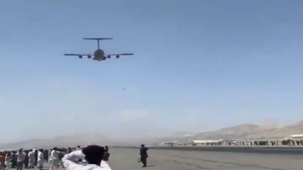 Vídeo Pessoas Caem De Avião Dos EUA Que Deixava O Afeganistão