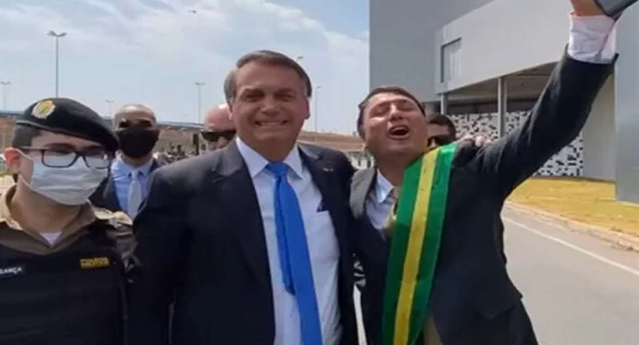Bolsonaro E Seu Sósia Mineiro Foto, Reprodução,Facebook,Jair Messias Bolsonaro