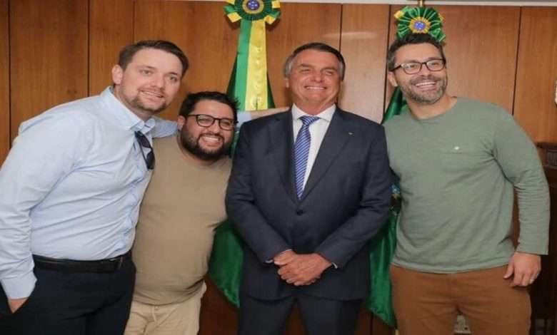 Presidente Jair Bolsonaro Recebeu Trio De Humoristas Foto, Reprodução,Instagram