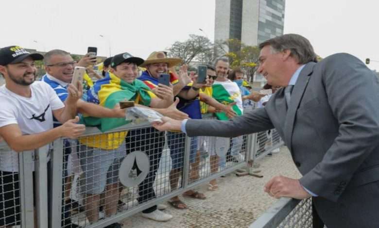 Presidente Jair Bolsonaro Se Encontra Com Apoiadores Na Rampa Do Palácio Do Planalto. Foto, PR,Marcos Corrêa
