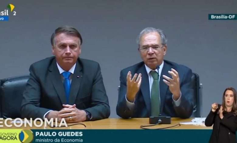 Presidente Jair Bolsonaro Ao Lado Do Ministro Da Economia, Paulo Guedes Foto,Reprodução,TV Brasil