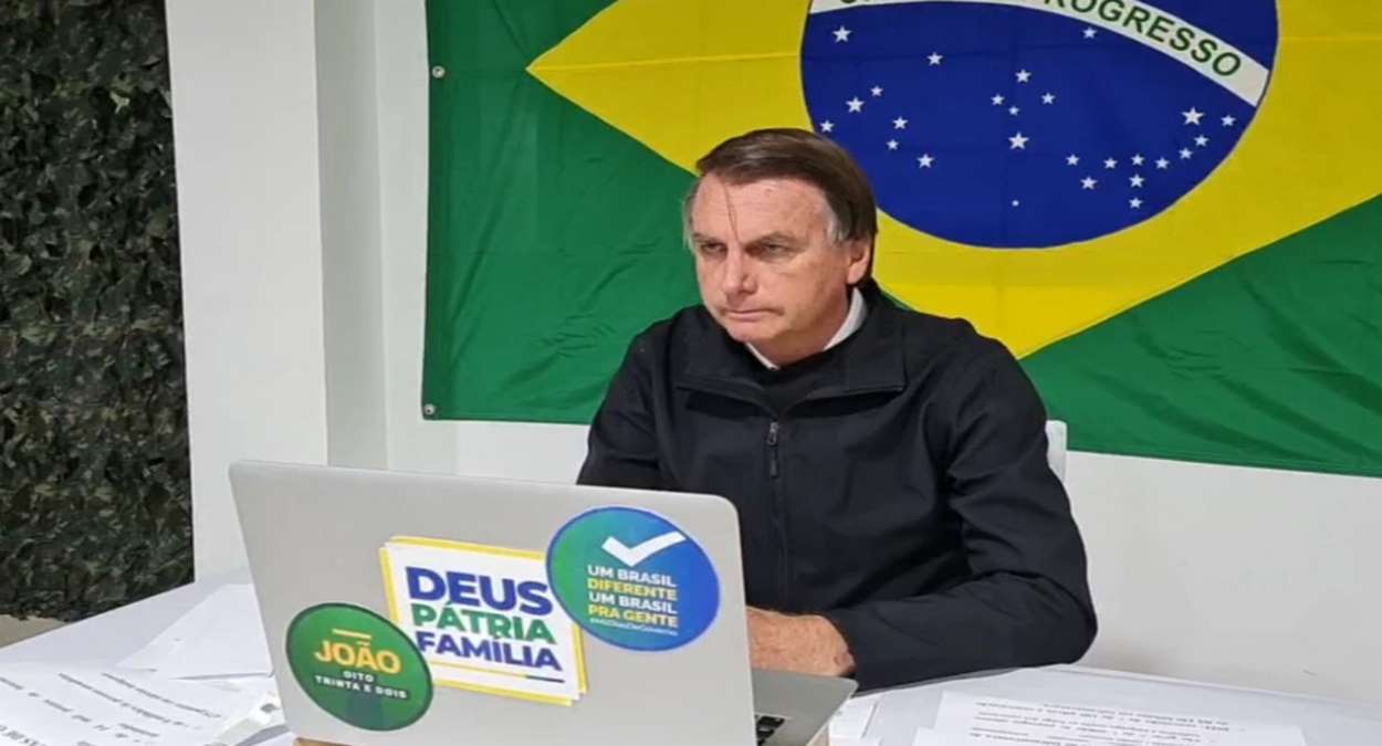 Presidente Jair Bolsonaro Durante Entrevista Ao Programa Pânico, Da Jovem Pan Foto,Reprodução,Live De Jair Bolsonaro No Facebook