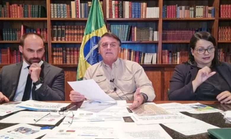 Presidente Jair Bolsonaro Em Sua Live Semanal Foto, Reprodução,Print Da Live De Jair Bolsonaro