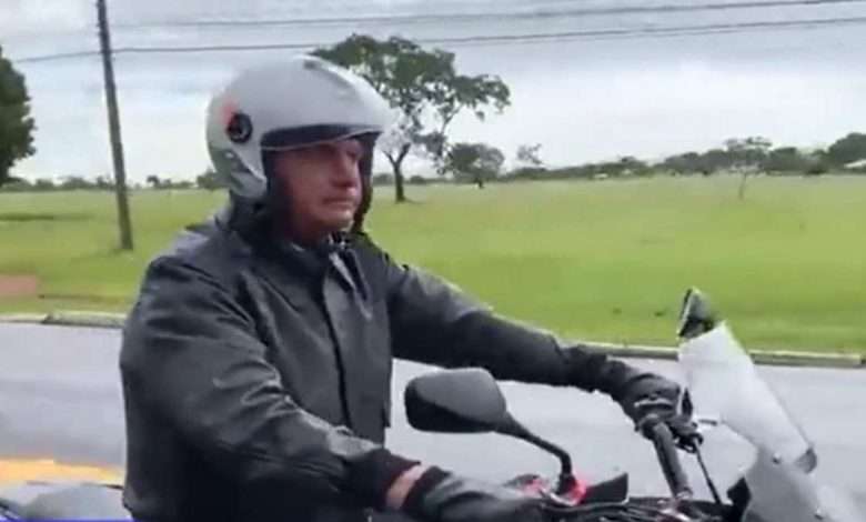 Bolsonaro Passeou De Moto Na Manhã Deste Sábado Foto, Reprodução,Twitter