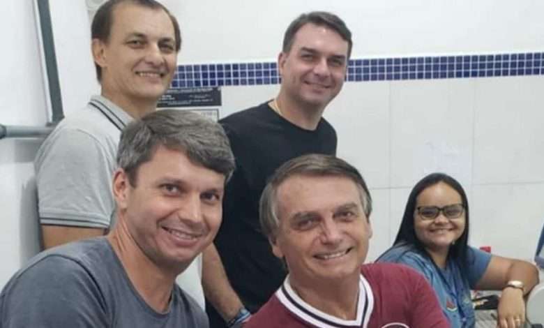 Bolsonaro Paga Aposta Da Mega Sena A Morador De Eldorado Foto, Reprodução,Facebook,JairBolsonaro