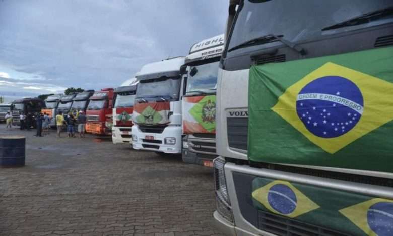 Caminhoneiros Vão à Justiça Contra A Política De Preços Da Petrobras Foto,Agência Brasil,Valter Campanato