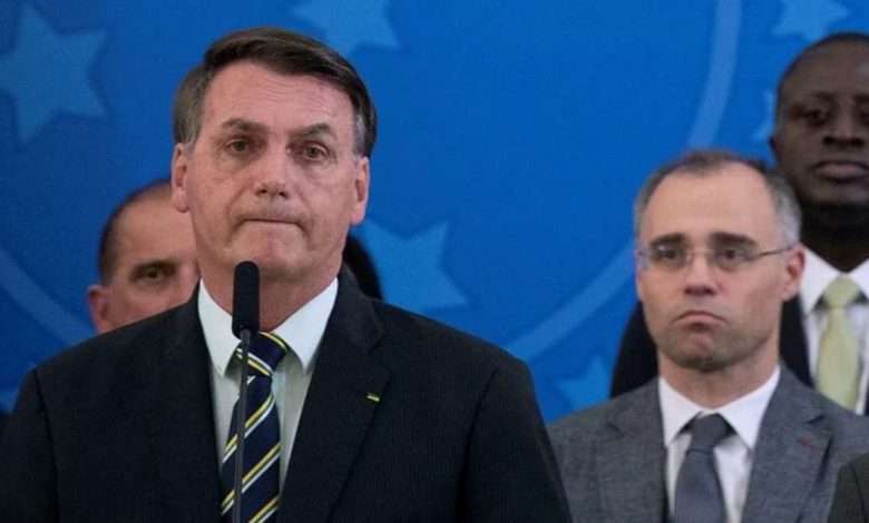 Presidente Jair Bolsonaro Ao Lado De André Mendonça Foto, EFE, Joédson Alves