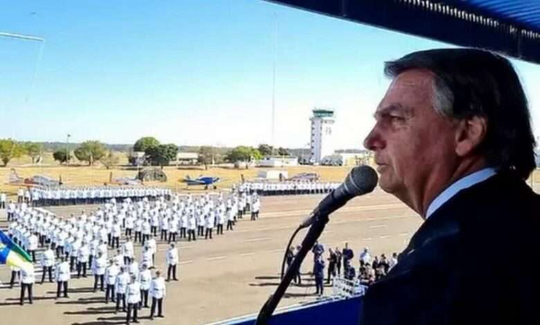 Jair Bolsonaro Em Solenidade Militar, Em São Paulo Foto, Reprodução,Vídeo Do Facebook