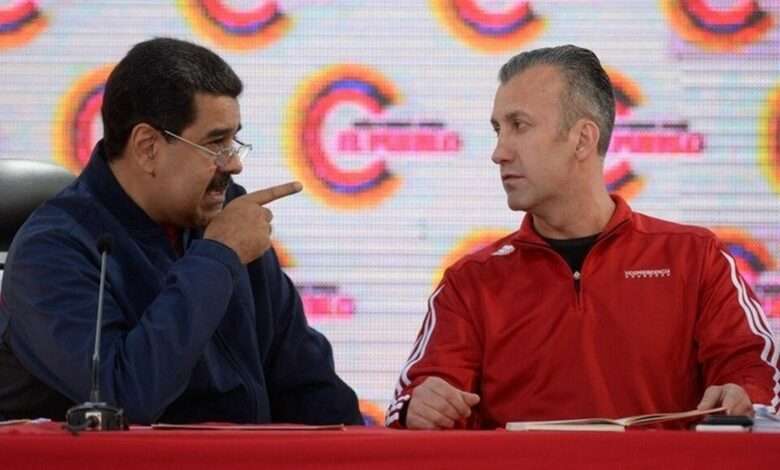Presidente Nicolás Maduro (à Esq.) E Ex Ministro Do Petróleo Tareck El Aissami (à Dir.)