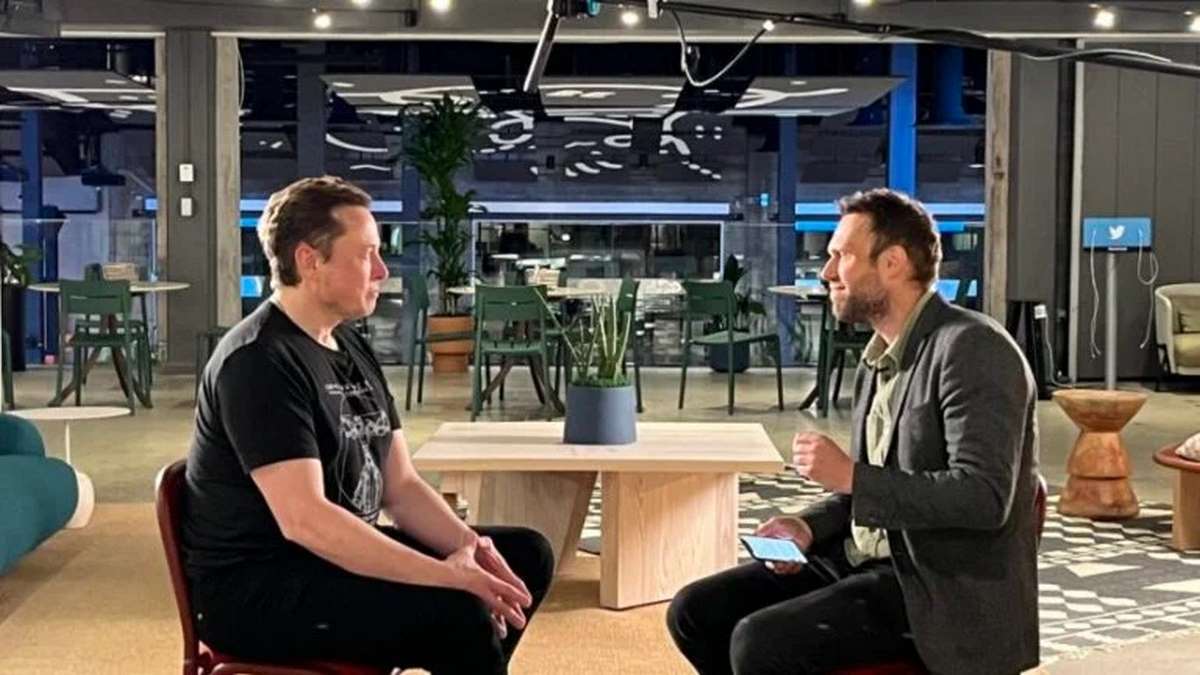 O Bilionário Elon Musk (esq), Durante Entrevista Ao Jornalista James Clayton, Da BBC