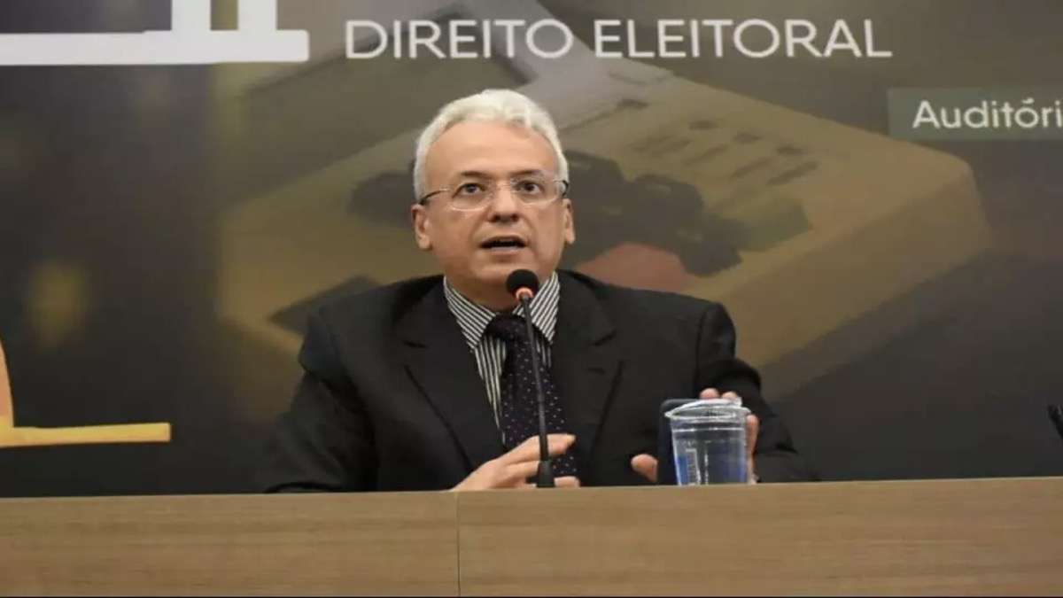 Jurista Especialista Em Direito Eleitoral, Adriano Soares Da Costa