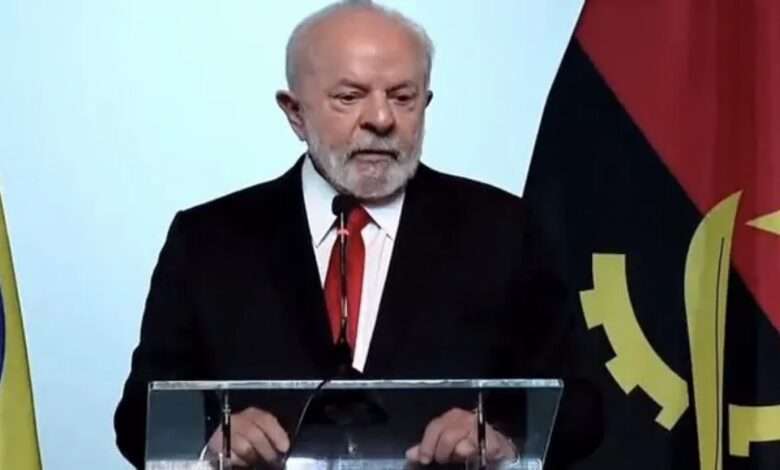 O Presidente Lula Durante Discurso Em Angola
