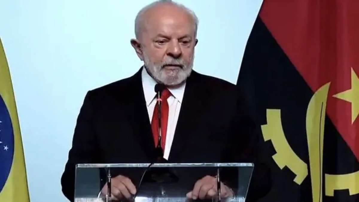 O Presidente Lula Durante Discurso Em Angola
