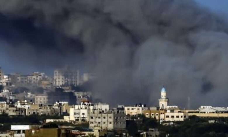 Fumaça De Bombardeios Na Faixa De Gaza Neste Sábado (21)