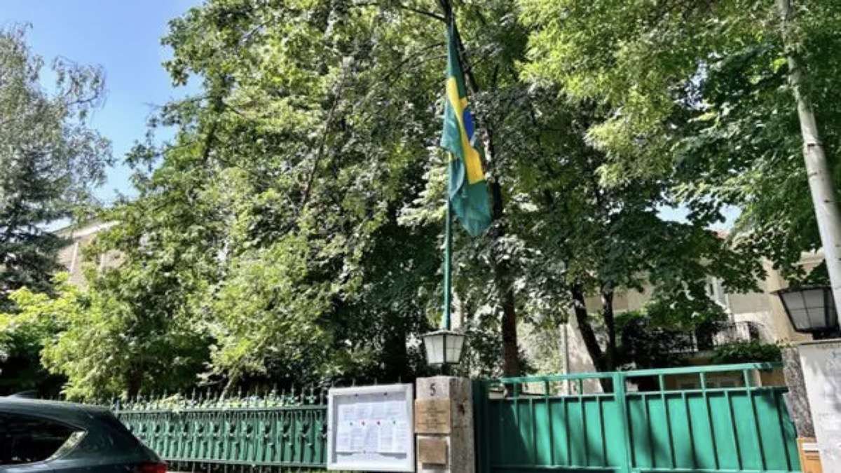 Um Funcionário Da Embaixada Do Brasil Em Sófia Foi O Responsável Pelo Furto