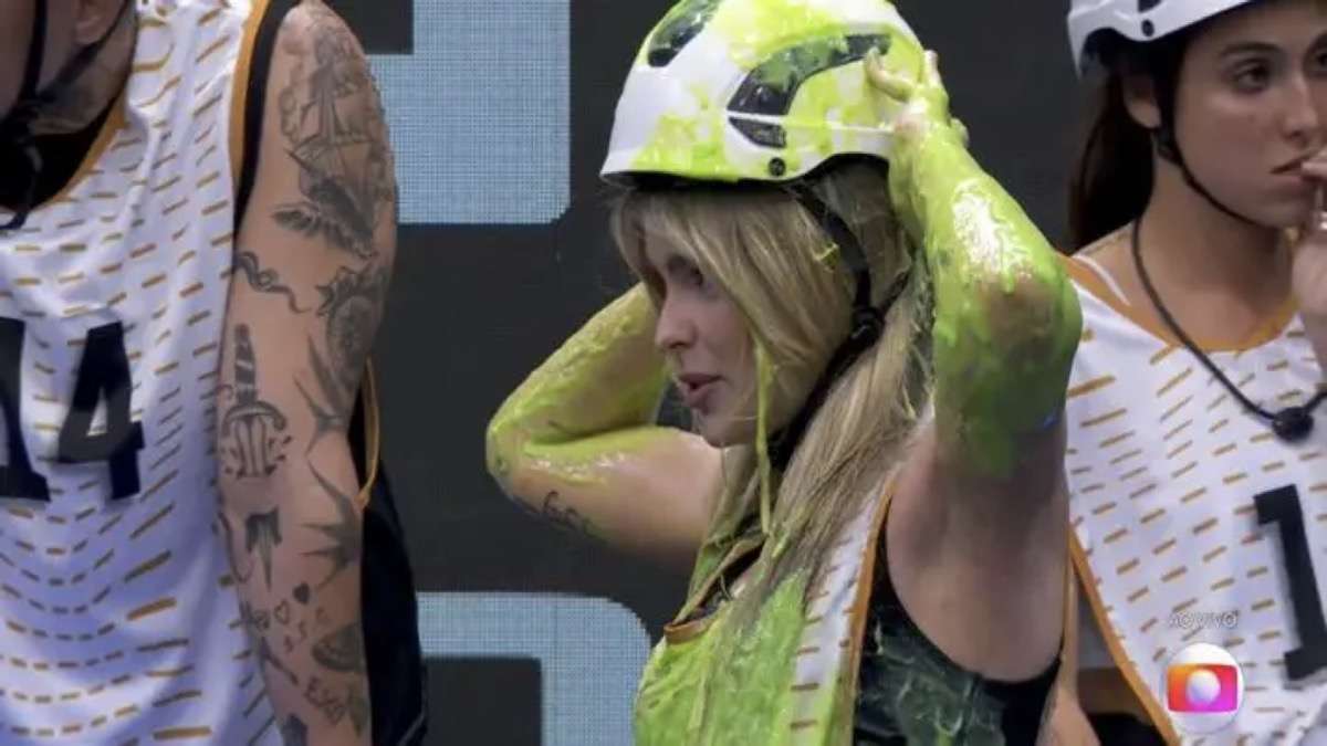 Yasmin Brunet Levou Banho De Gosma Verde Na Estreia Do Big Brother Brasil 24
