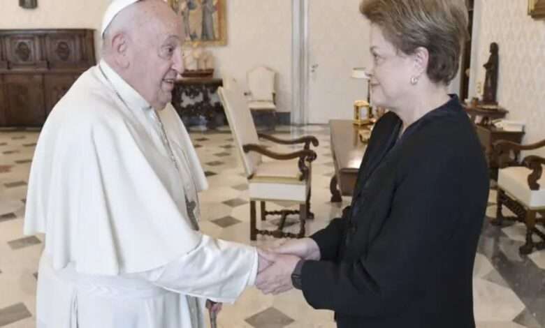 A Ex Presidente E O Papa