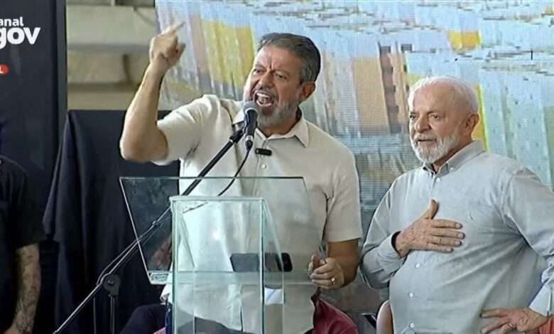 Lira Reage A Vaias Em Evento Com Lula