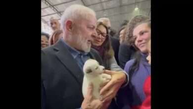 O Presidente Lula E A Primeira Dama Janja, Durante Visita A Um Abrigo Em Eldorado Do Sul