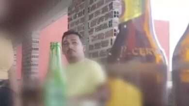 As Imagens Mostram O Vereador Aparentemente Em Um Bar, Consumindo Bebidas Alcoólicas